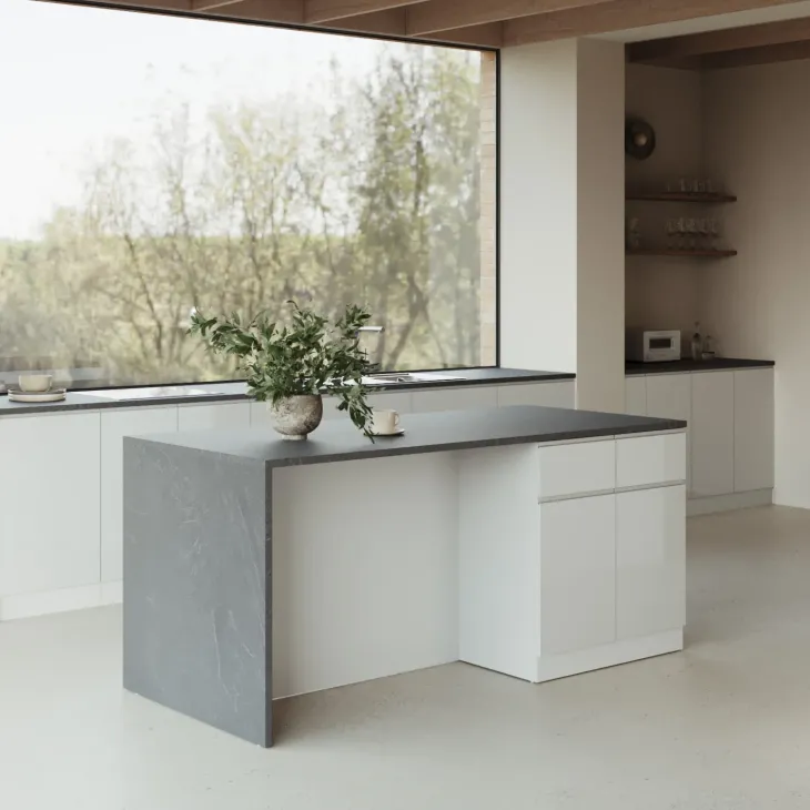 Isola cucina centrale 200x90 cm 4 ante 4 cassetti bianco piano grigio pietra Gourmet