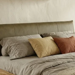 Letto king size 200x200cm testiera imbottita piedi in vetro legno massello rovere tortora Resilia