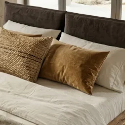 Letto king size 200x200cm testiera imbottita gambe in metallo legno massello rovere antracite Venalia
