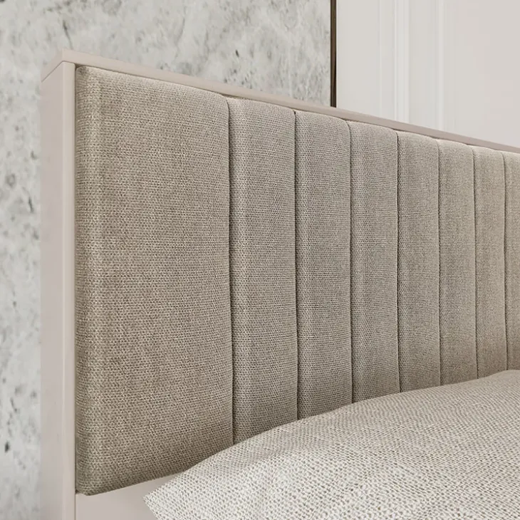 Letto matrimoniale oversize 180x200 cm imbottito con contenitore tessuto beige Emporio