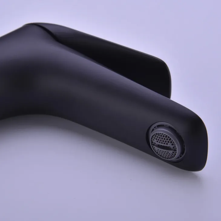 Miscelatore per lavabo bagno ottone nero Becco