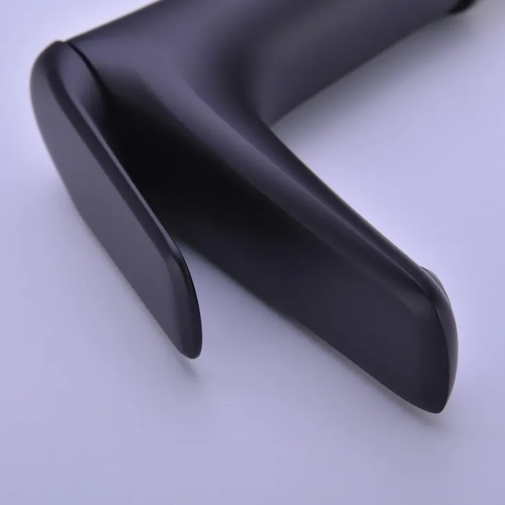 Miscelatore per lavabo bagno ottone nero Becco