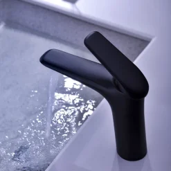 Miscelatore per lavabo bagno ottone nero Becco