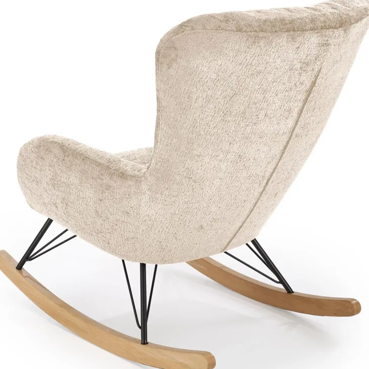Poltrona a dondolo imbottita in tessuto beige Isla