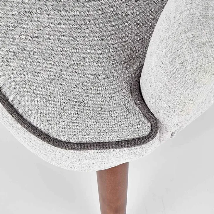 Poltrona imbottita in tessuto gambe in noce grigio Romina