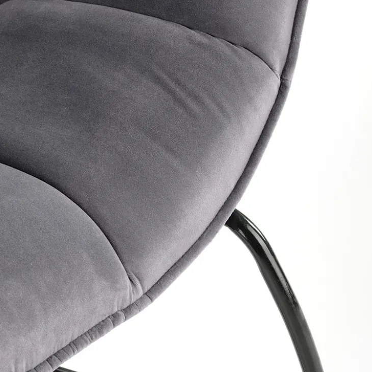 Poltrona imbottita in velluto grigio nero Indiana