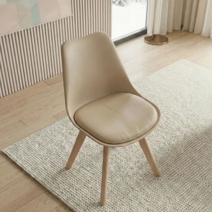 Sedia da pranzo scandinava polipropilene beige cuscino similpelle gambe legno Riccia