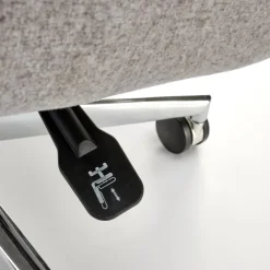 Sedia da ufficio con ruote e braccioli in tessuto grigio Titti