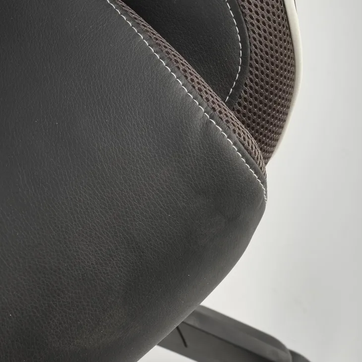 Sedia gaming con ruote e braccioli da ufficio in ecopelle e tessuto nero marrone Victor