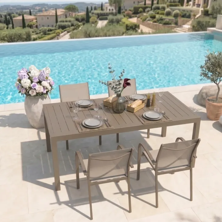 Set tavolo da giardino allungabile 200/300cm tortora + 4 sedie con braccioli tondi tortora Brezza